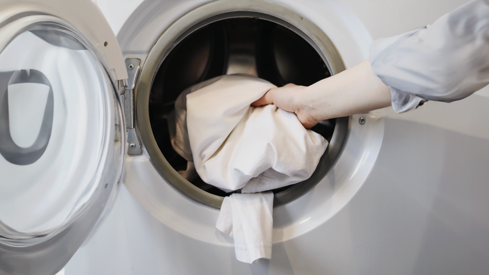 how-to-wash-white-clothes-and-keep-them-white-vove